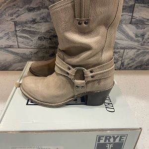 Frye Carmen Harness Short Boot (Size 9) in Grey